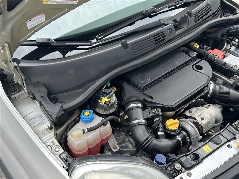 Fiat Panda 1,3 JTD 75PS  Pop 4x4 - fotka 42 z 49