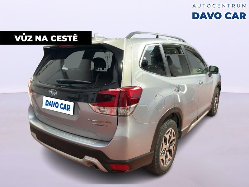 Subaru Forester 2,0 e-Boxer MHEV 110kW Active - fotka 4 z 10