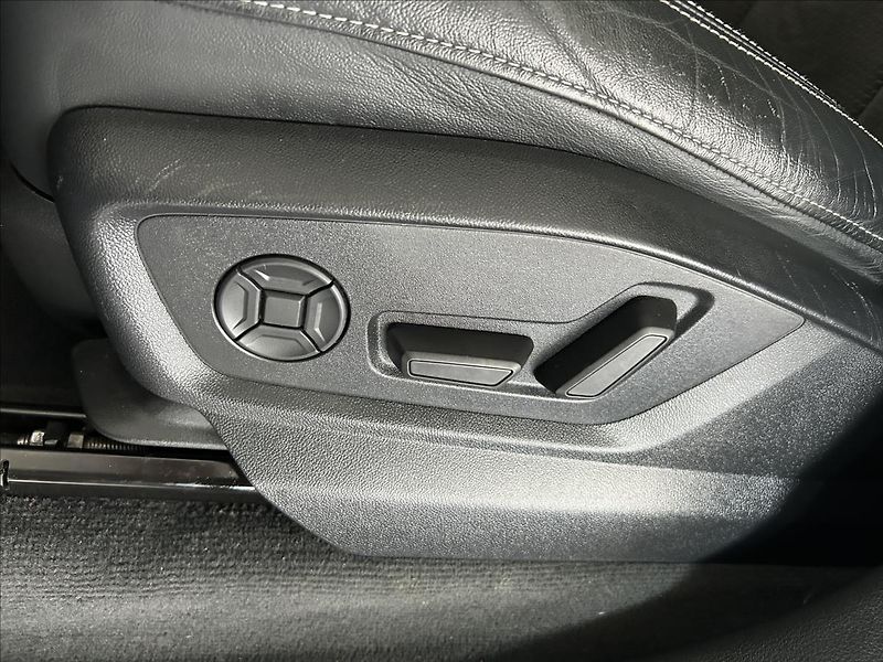 Audi Q7 3,0   50 TDI,QUATTRO,S-LINE - fotka 27 z 37