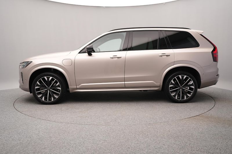 Volvo XC90 (2026) T8 AWD Plug-in ULTRA DARK 7m - fotka 9 z 28