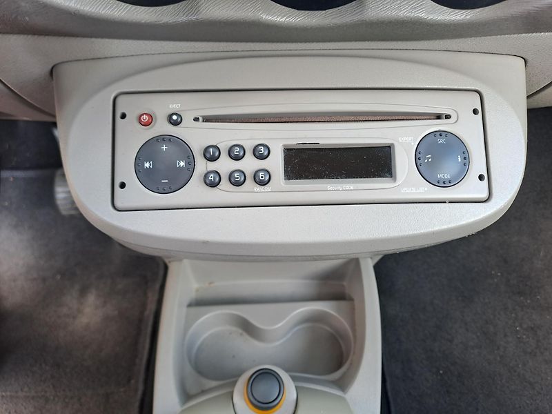 Renault Twingo 1.2 2 x KOLA, KLIMA - fotka 19 z 21