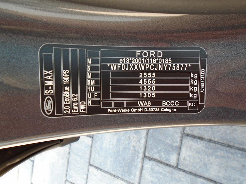 Ford S-MAX 2.0 EcoBlue 140kW 8AT Vignale - fotka 37 z 49