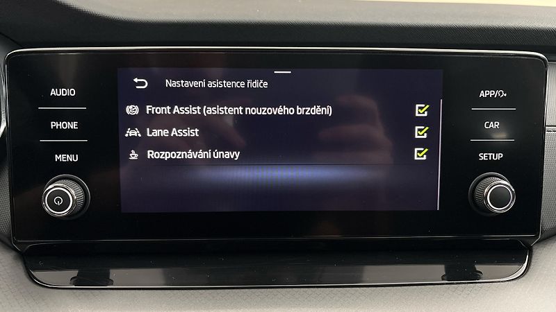 Škoda Octavia 2.0 TDI Ambition Combi - fotka 22 z 23