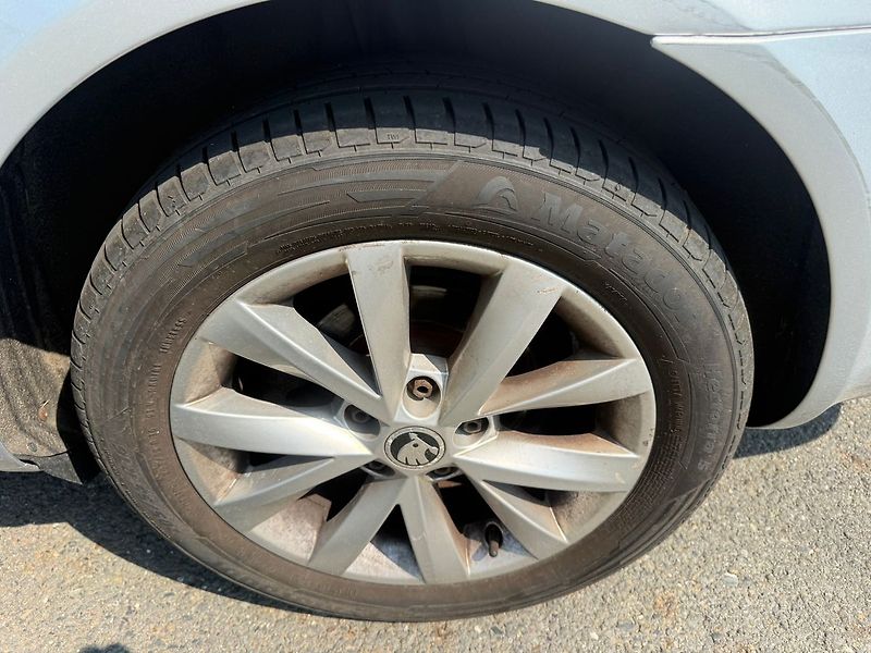 Škoda Octavia 1.9 TDI PD Ambiente - fotka 14 z 15