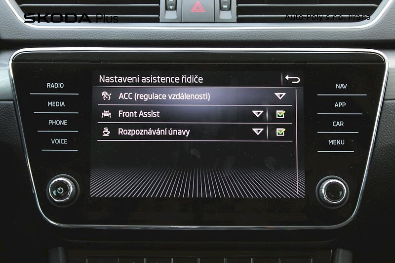 Škoda Superb (2023) 2.0 TDI 110 kW Style - fotka 19 z 25