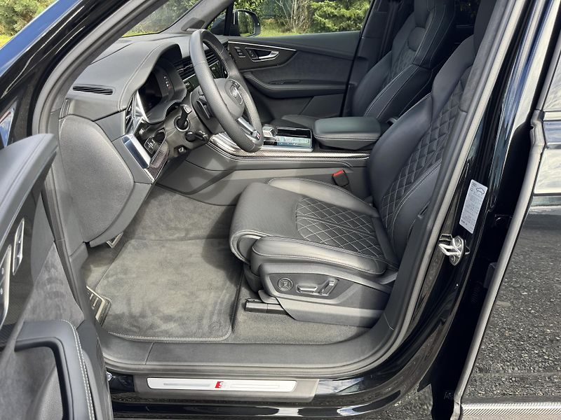Audi SQ7 SQ7,373kw,7míst,ČR-1.maj. - fotka 25 z 51