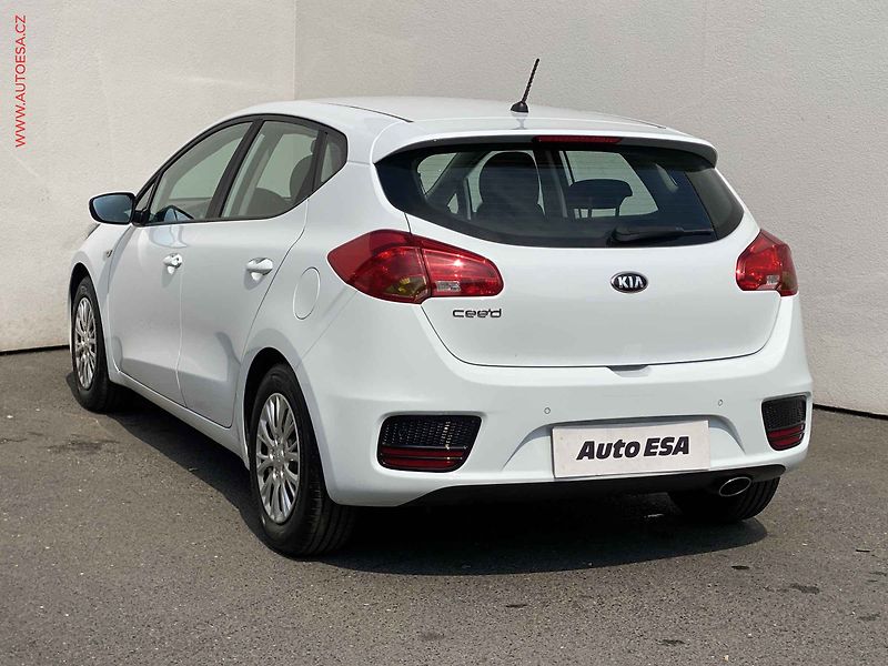 Kia Ceed (2016) 1.4 CVVT, ČR, servis.kniha - fotka 6 z 16