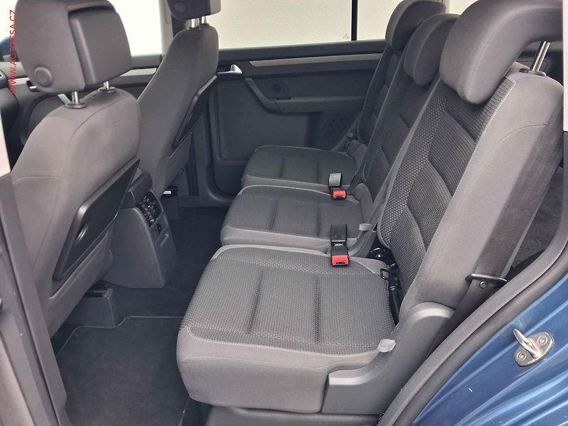Volkswagen Touran (2015) 2.0TDi, Klima - fotka 10 z 17