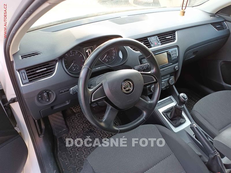 Škoda Octavia (2015) 1.4G-Tec, ČR, AC, výhřev sed - fotka 3 z 3