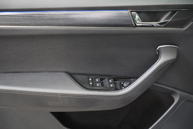 Škoda Superb - fotka 12 z 29