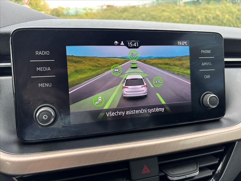 Škoda Scala 1,0 TSi Style ELkufr MRTVÝúhel - fotka 21 z 43