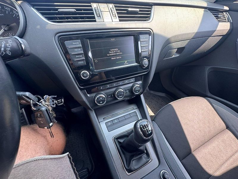 Škoda Octavia (2015) 1,4 TSI 110 KW SERVIS STK - fotka 24 z 50