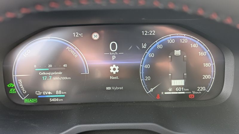 Toyota RAV4 (2025) EXECUTIVE PHEV 4x4, JBL 2,5l   - fotka 12 z 27