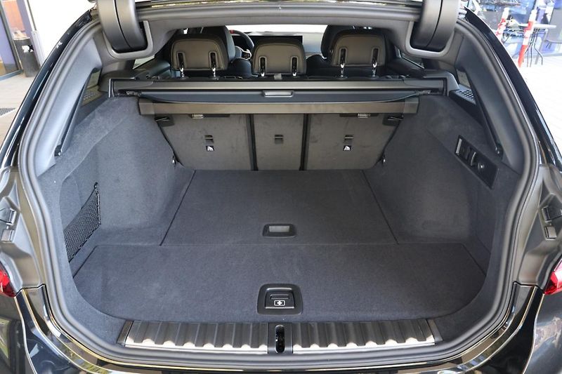BMW Řada 3 M340i xDrive Touring - fotka 8 z 18