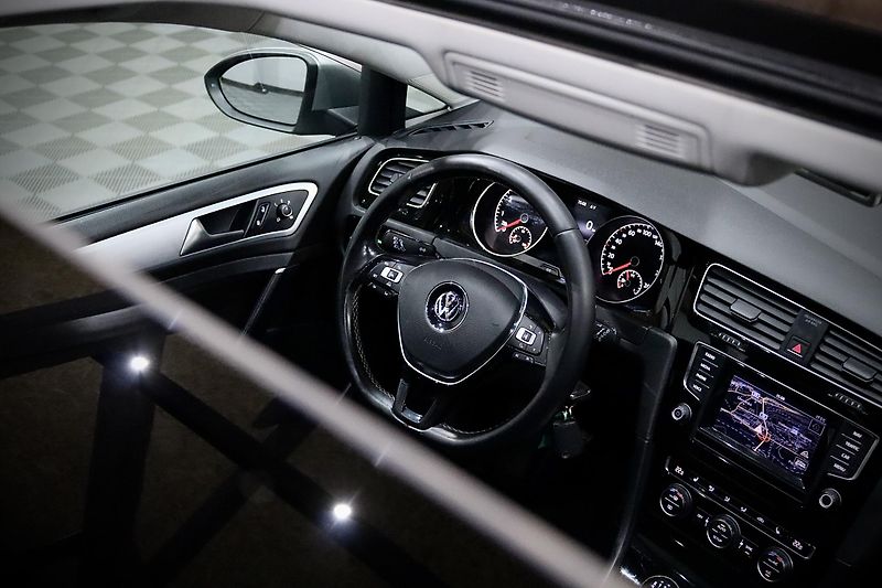 Volkswagen Golf 7 Variant 1.4 TSI 90 kW - fotka 37 z 37