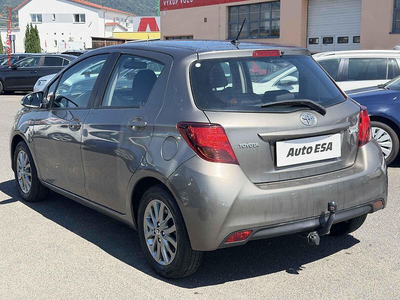 Toyota Yaris (2017) 1.3i, ČR, AC, TZ - fotka 6 z 17