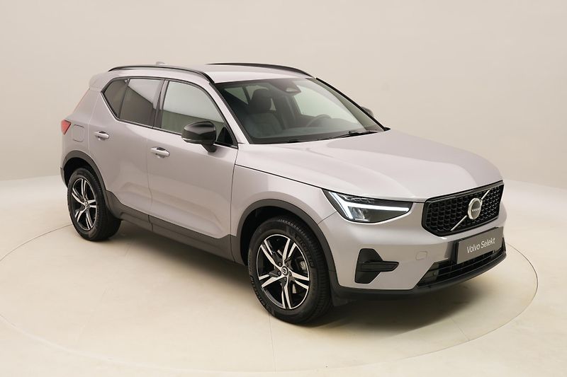 Volvo XC40 B3 AUT DARK PLUS - fotka 16 z 62