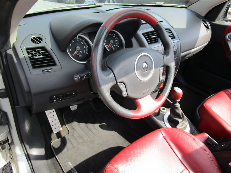 Renault Mégane 2.0T 16V, Cabrio - fotka 10 z 47
