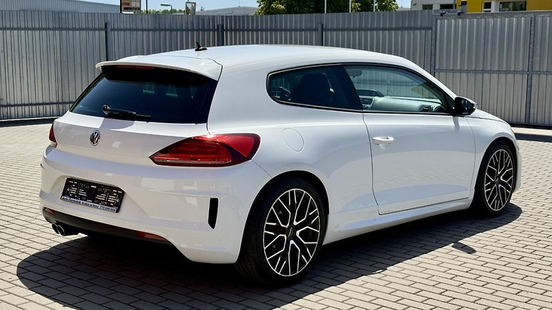 Volkswagen Scirocco 2.0TDi*110kW*DSG*R-LINE*LED* - fotka 4 z 23
