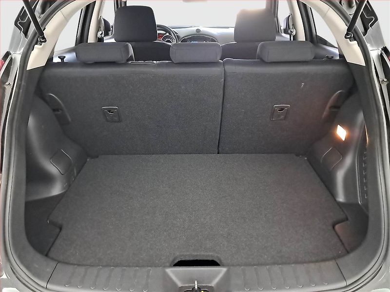 Nissan Juke (2016) 1.6 i, Automat, Serv.kniha - fotka 14 z 18