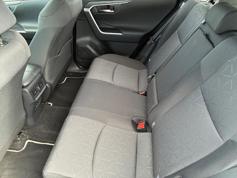 Toyota RAV4 (2022) COMFORT 2.5 HYBRID 131kW 4WD  - fotka 8 z 11