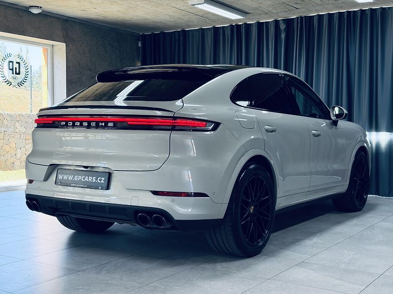 Porsche Cayenne (2023) S*V8*SPORTDESIGN*ZÁRUKA*MAX.VY - fotka 8 z 43