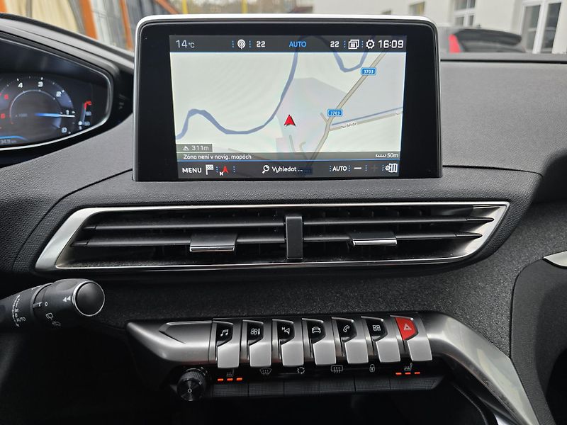 Peugeot 5008 1,5 HDI ALLURE 7-MÍST NAVI DPH - fotka 18 z 46