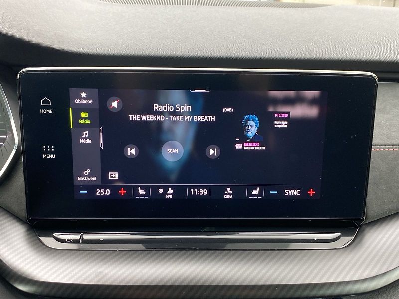Škoda Octavia (2023) Combi 2.0 TSI RS - fotka 15 z 38