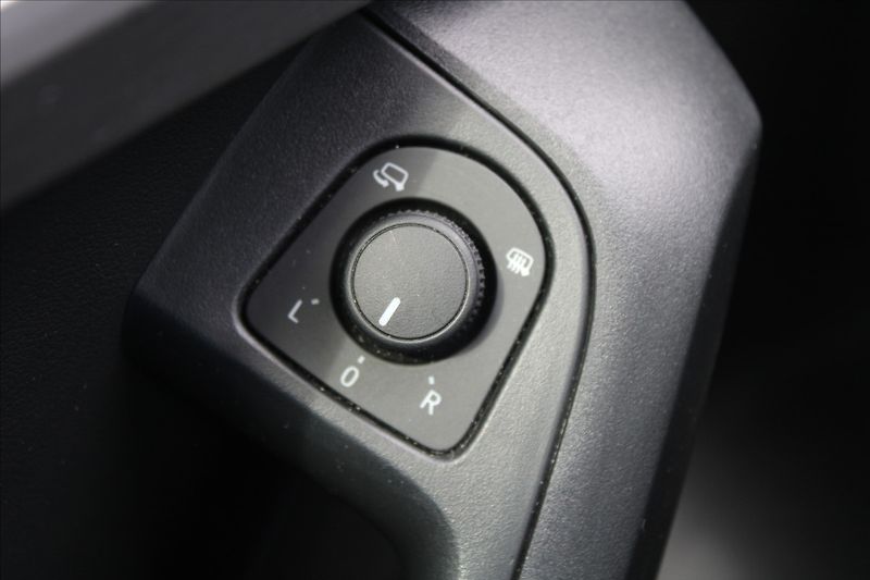 Seat Ateca 2,0 TDI  ČR,1.MAJ,A/T,4x4,FR - fotka 30 z 41