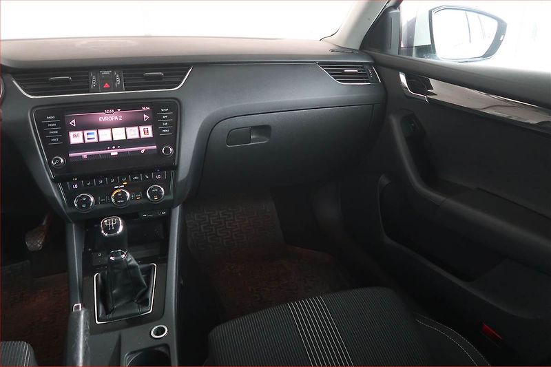 Škoda Octavia (2017) Ambition Plus 1.6 TDI - fotka 8 z 14