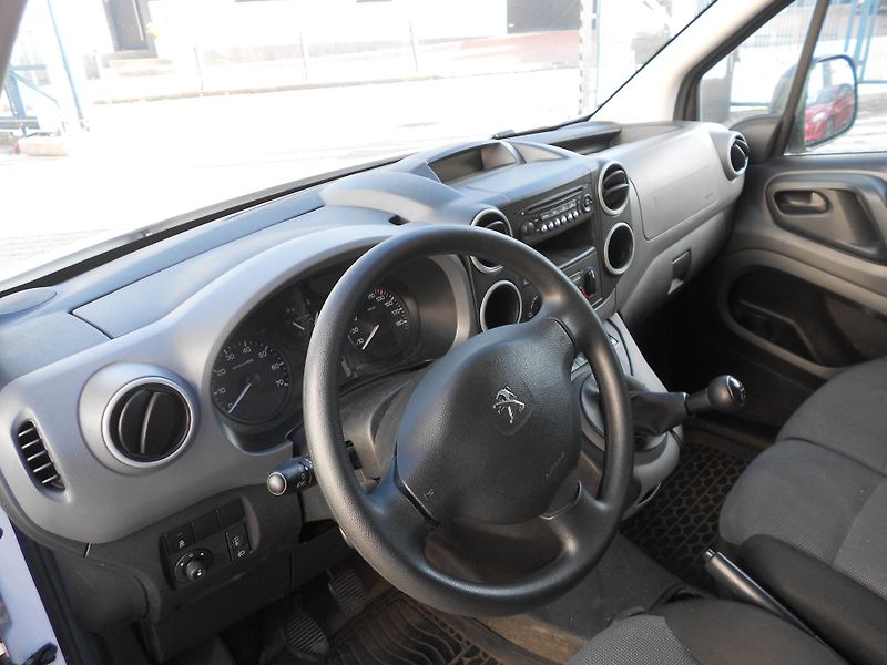 Peugeot Partner (2018) 1.6HDi, DPH, 1.maj, CZ, tažné - fotka 8 z 11