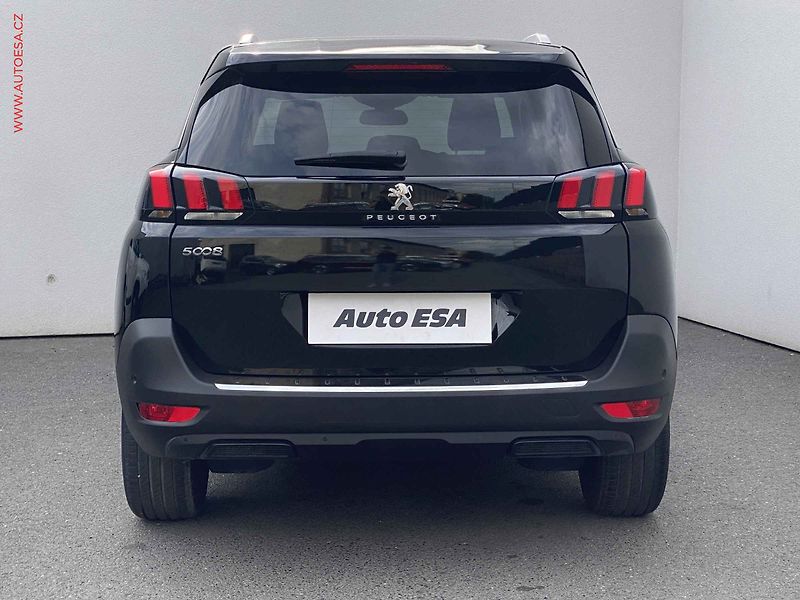 Peugeot 5008 (2018) 1.2 PT, Crossway - fotka 5 z 19