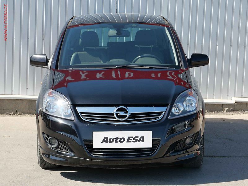 Opel Zafira (2010) 1.8 i 7míst, AC, TZ - fotka 2 z 19