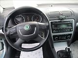 Škoda Octavia 1,4 TSI, klima,xenon,servis, - náhled 14