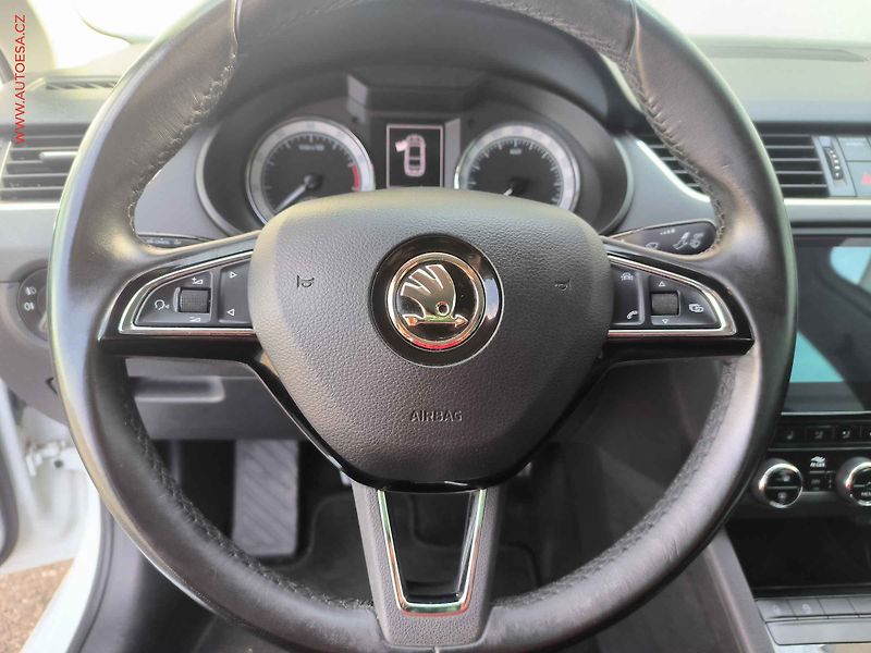 Škoda Octavia (2018) 1.4 TSI, 2.maj,ČR, LED - fotka 16 z 21