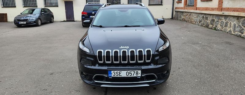 Jeep Cherokee (2015) 2.0D MJET LIMITED AWD LED DPH - fotka 12 z 54
