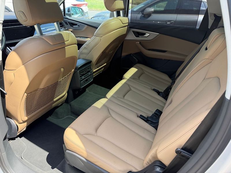 Audi Q7 55 TFSI e 280 Tiptronic Quattr - fotka 21 z 30