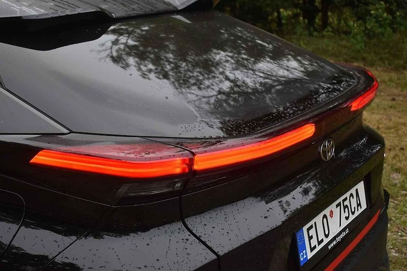 Toyota C-HR ve druhé generaci je opravdu pohledný vůz