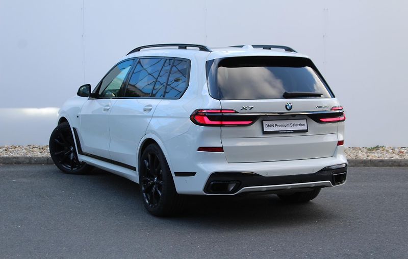 BMW X7 xDrive40d | Mpaket PRO | ČR - fotka 8 z 32