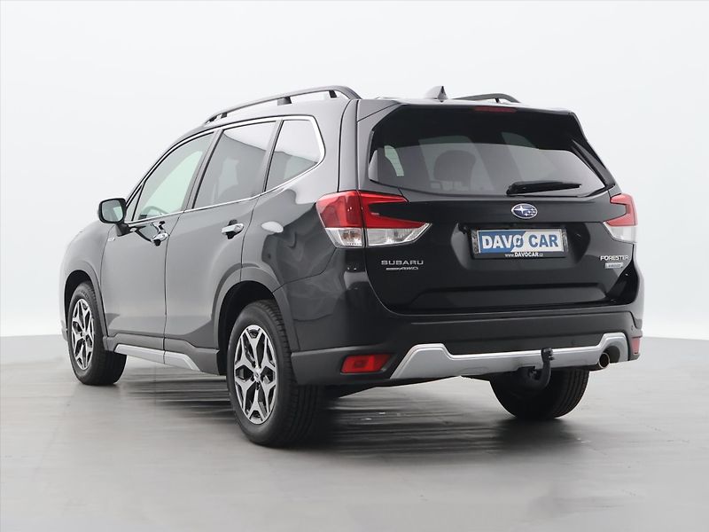 Subaru Forester 2,0 e-Boxer 110kW Comfort CZ - fotka 5 z 38