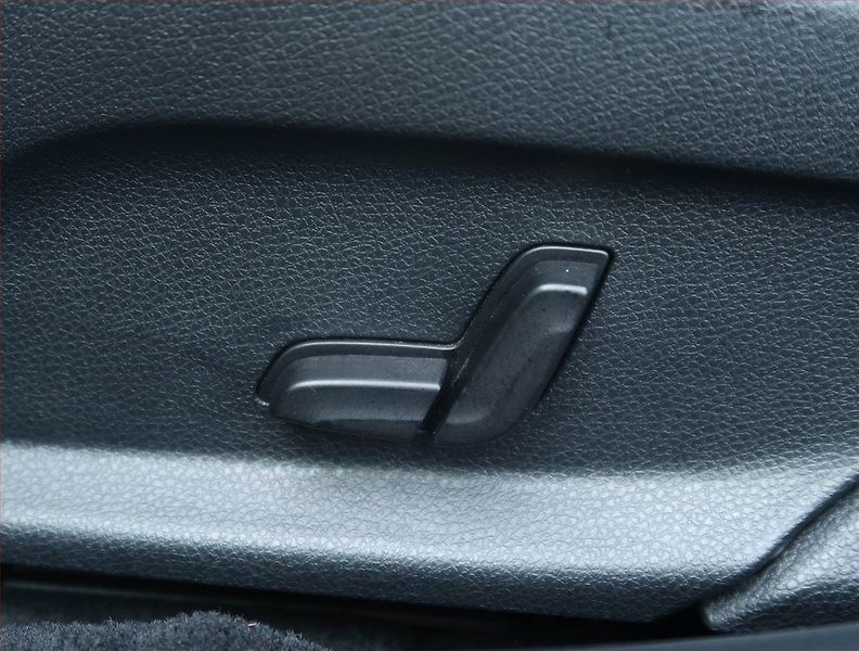 Mercedes-Benz Třídy C (2015) C 220 d 4MATIC , 4X4, Automat - fotka 21 z 22