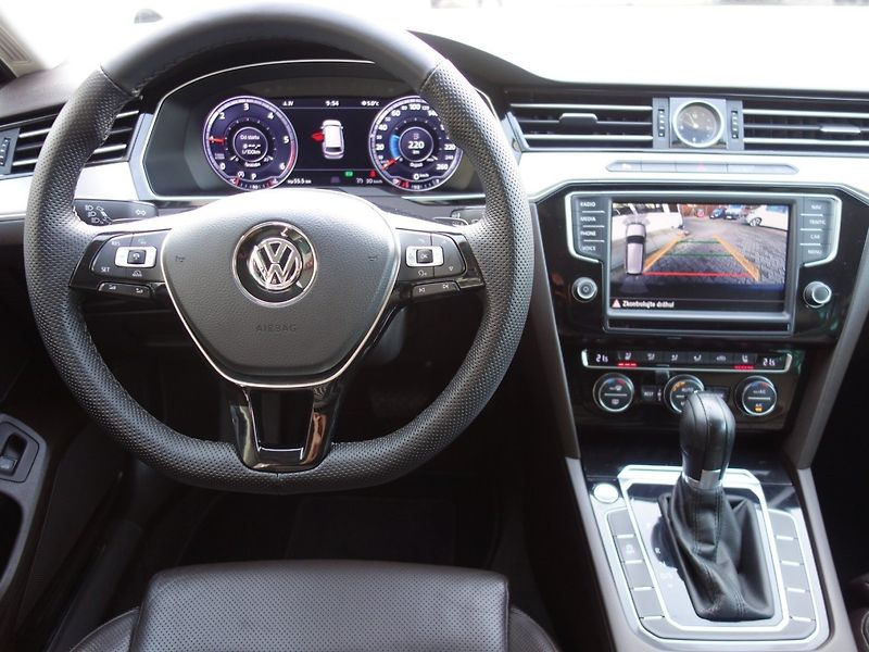 Volkswagen Passat (2015) 2.0TDI 110kW DSG HIGHLINE - fotka 12 z 49