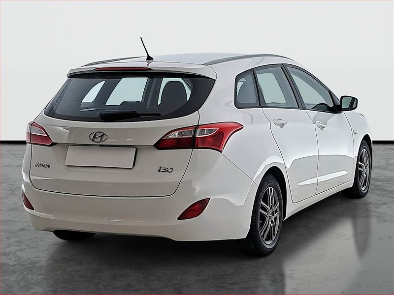 Hyundai i30 (2014) 1.6 MPI, Tempomat - fotka 5 z 16