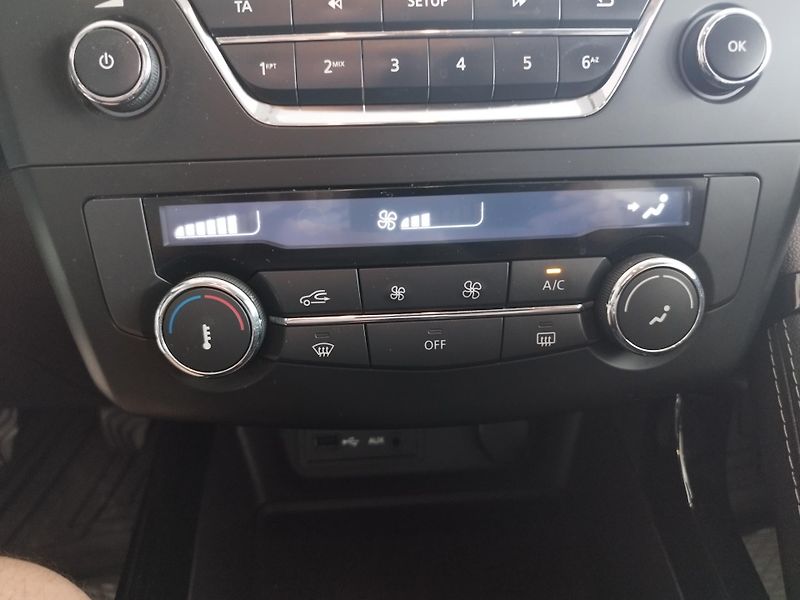 Renault Kadjar (2017) 1,2TCE,96KW,LED,ALU,SERVISKA - fotka 25 z 34
