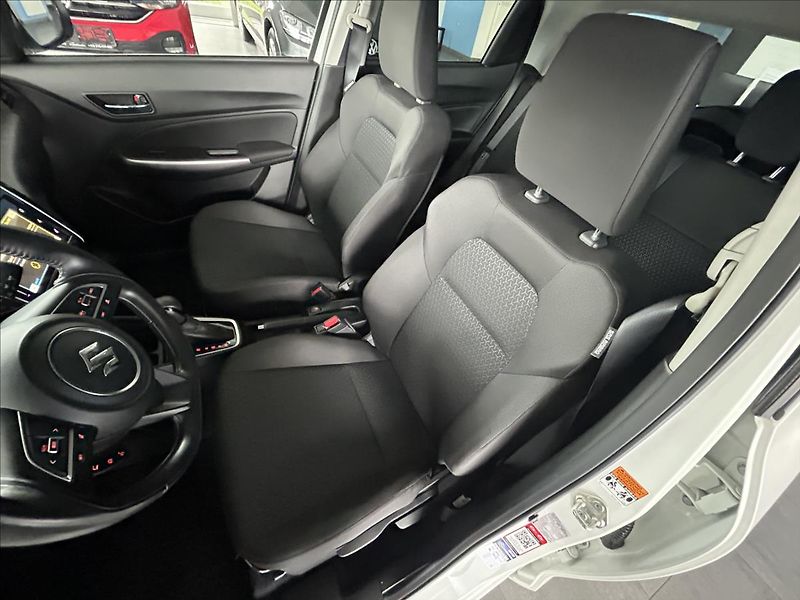 Suzuki Swift 1,2   HYBRID,AUTOMAT,1.MAJ,ČR - fotka 22 z 26