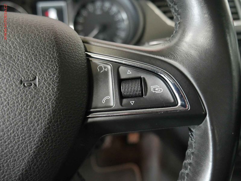 Škoda Octavia (2012) 1.4 TSI, ČR, Xenon, AC - fotka 13 z 23