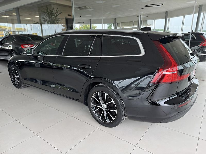 Volvo V60 D3 AUT*110kW*LED*KeyLess*DPH - fotka 7 z 34