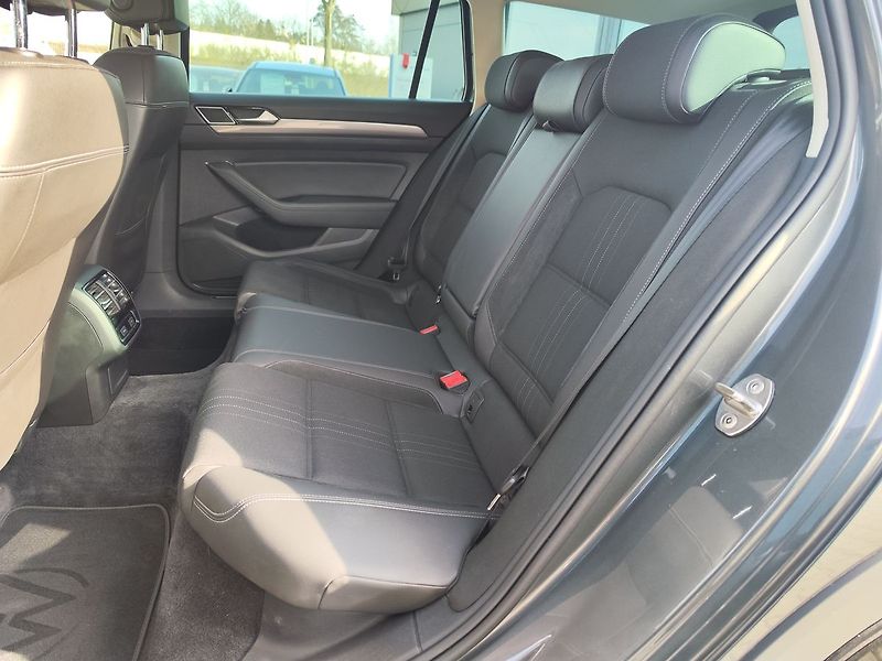 Volkswagen Passat 2.0 Bi-TDI/176kW Alltrack DSG - fotka 13 z 32