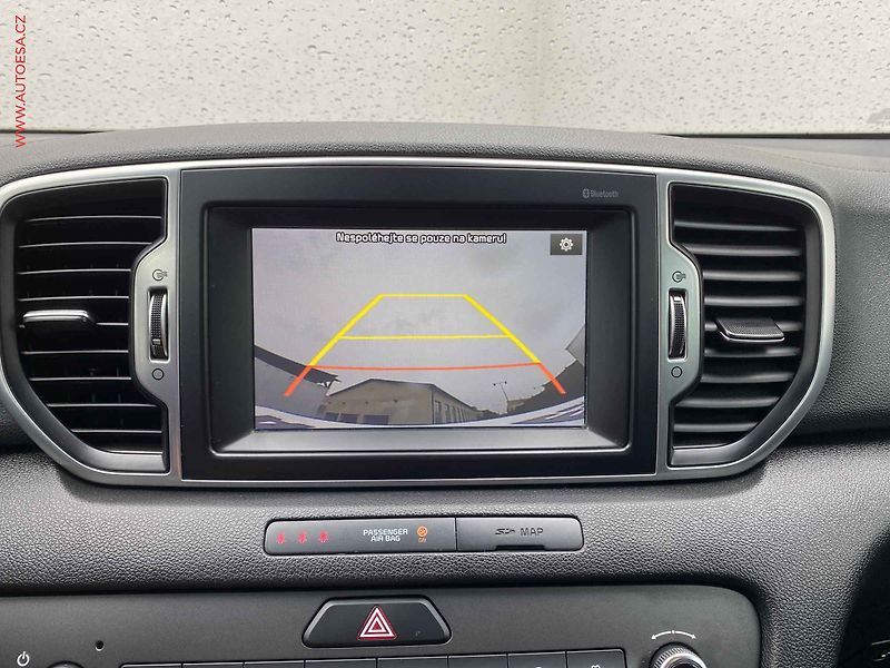 Kia Sportage (2017) 1.6 GDi, Navi, kamera, + kola - fotka 17 z 18