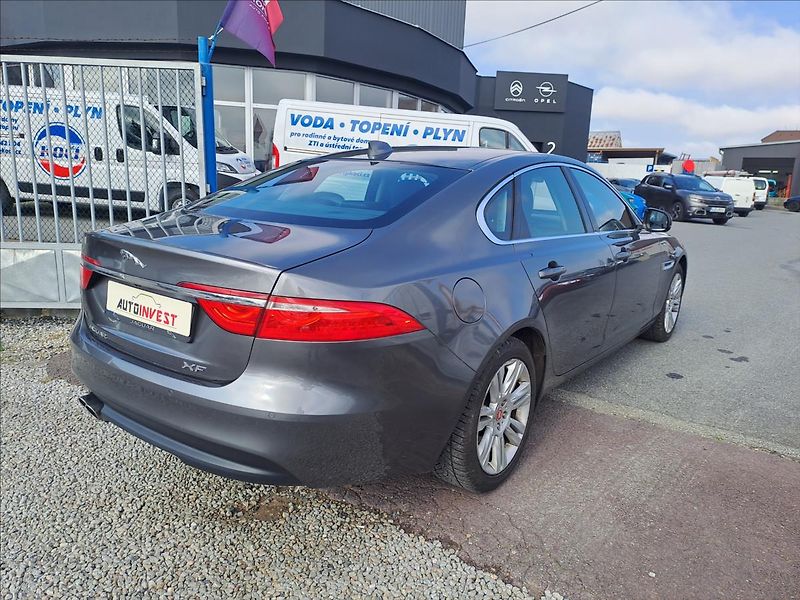 Jaguar XF 2,0 d 132 kW AUT,NAVI,KAMERA - fotka 4 z 21